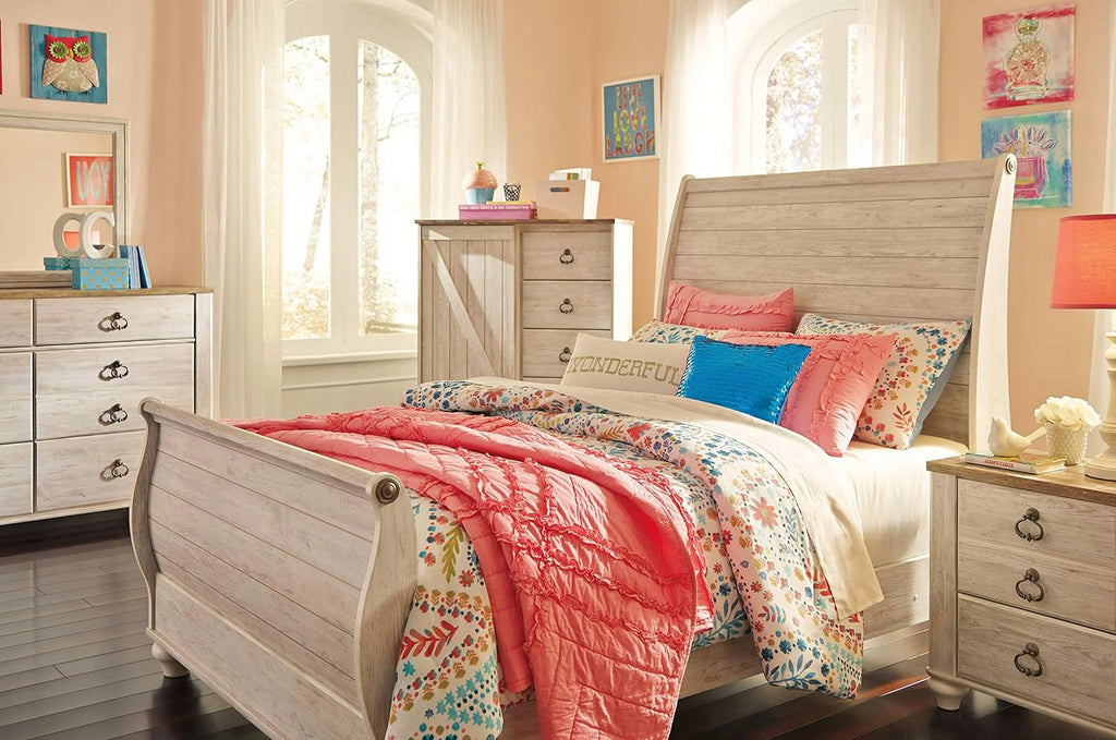 Ashley Furniture Willowton 4 Drawer Door Chest in Whitewash