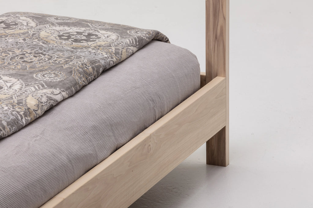 American Furniture Classics KING CANOPY Canopy Bed with Raised Platform, Natural - King Size