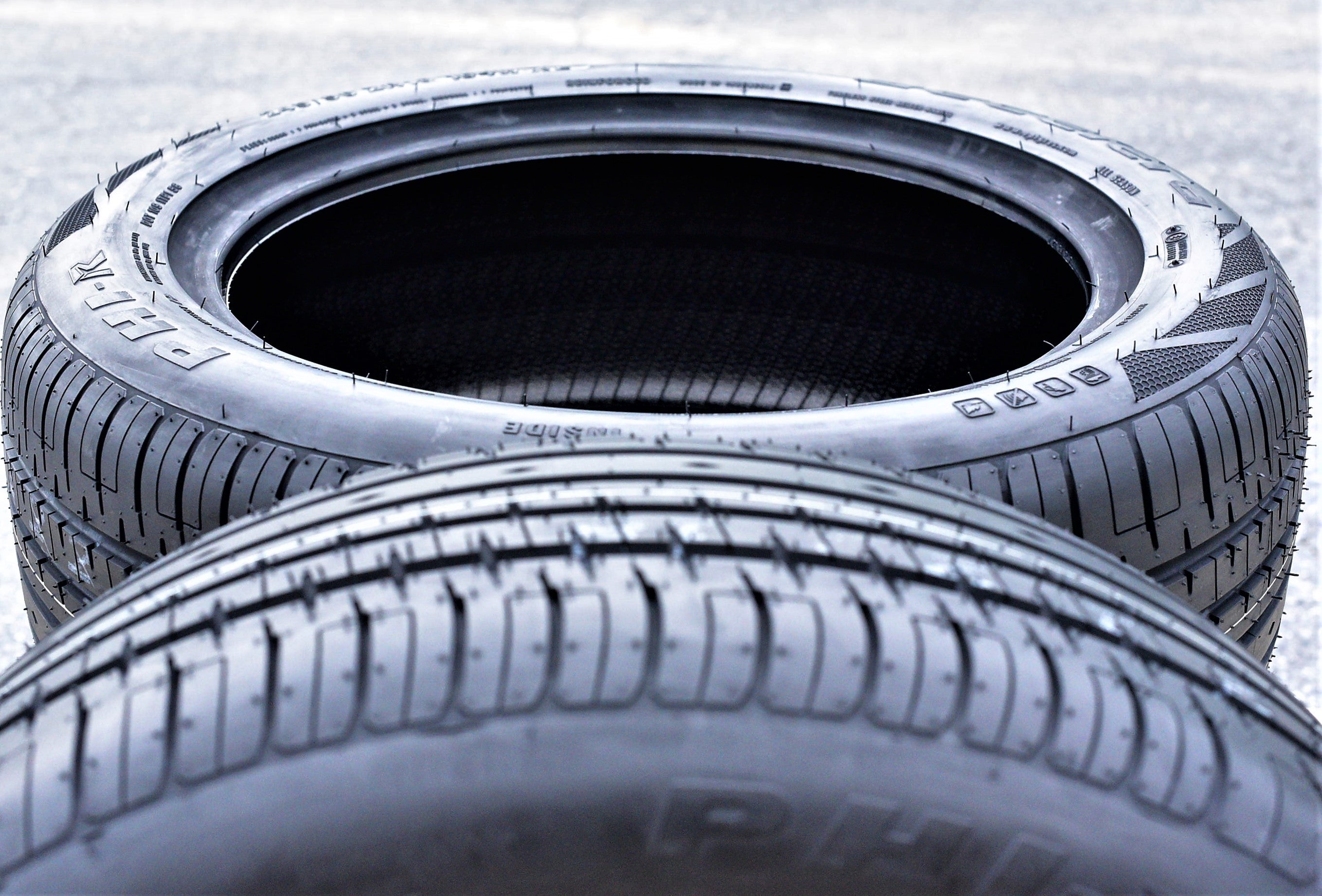 Accelera Phi-R Steel Belted 185/35R17 82V XL A/S High Performance Tire