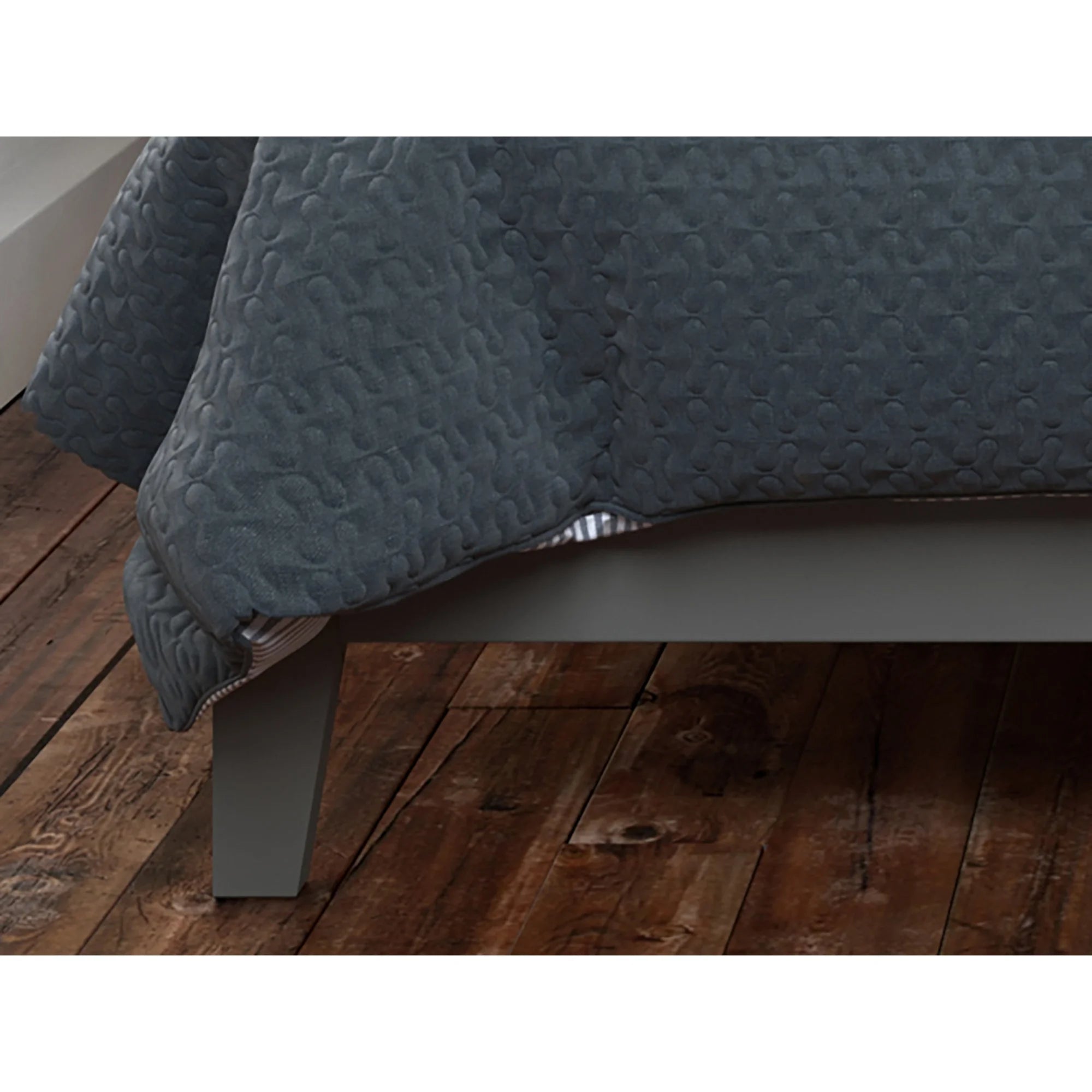 Atlantic Furniture Richmond Low Profile Platform Bed F AG