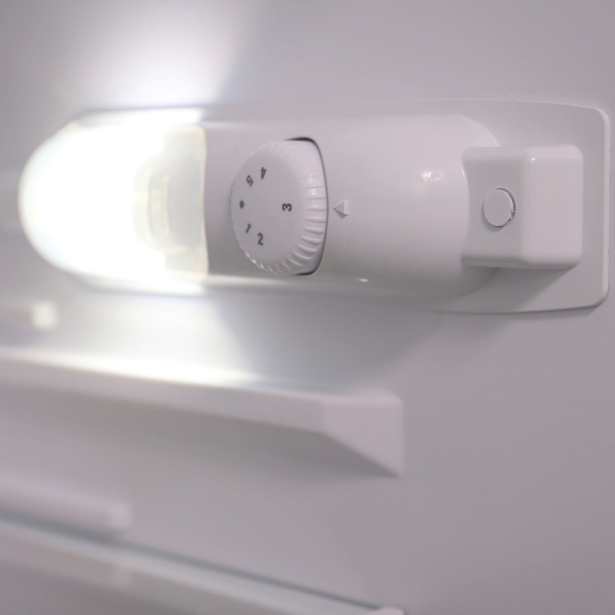 Avanti RA75V0W 7.4 Cu Ft Apartment Size Compact Refrigerator/Freezer, White