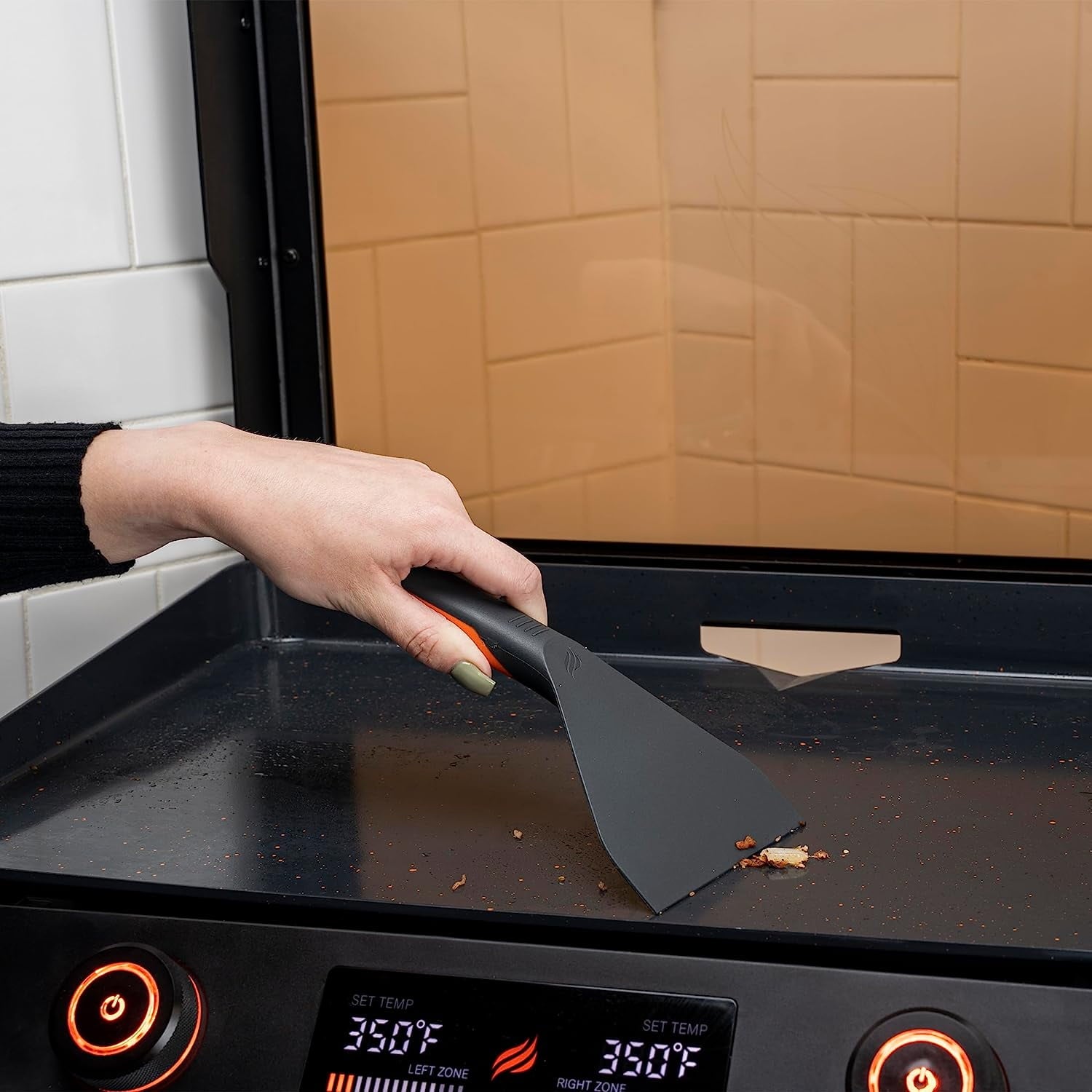 22 Inch Blackstone Electric Griddle Nonstick with Lid, 8001 E-Series Tabletop Large Griddle with Blackstone Griddle Accessories and Reusable Gloves and Cloth (8001-8202-GL-CL)