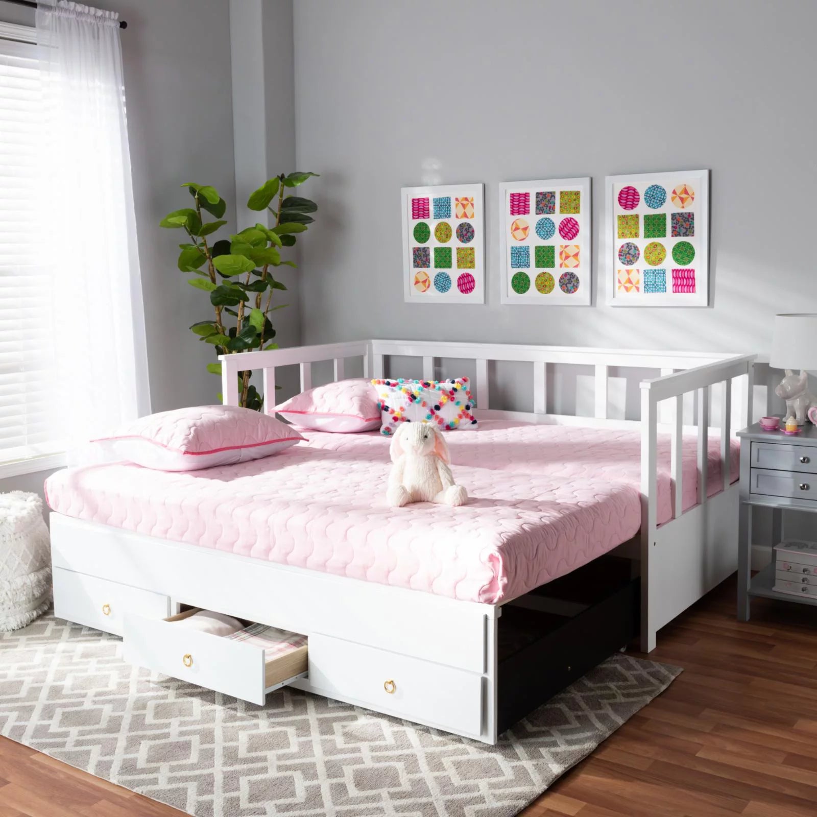 Baxton Studio Kendra White Finished Expandable Twin Size to King Size Daybed