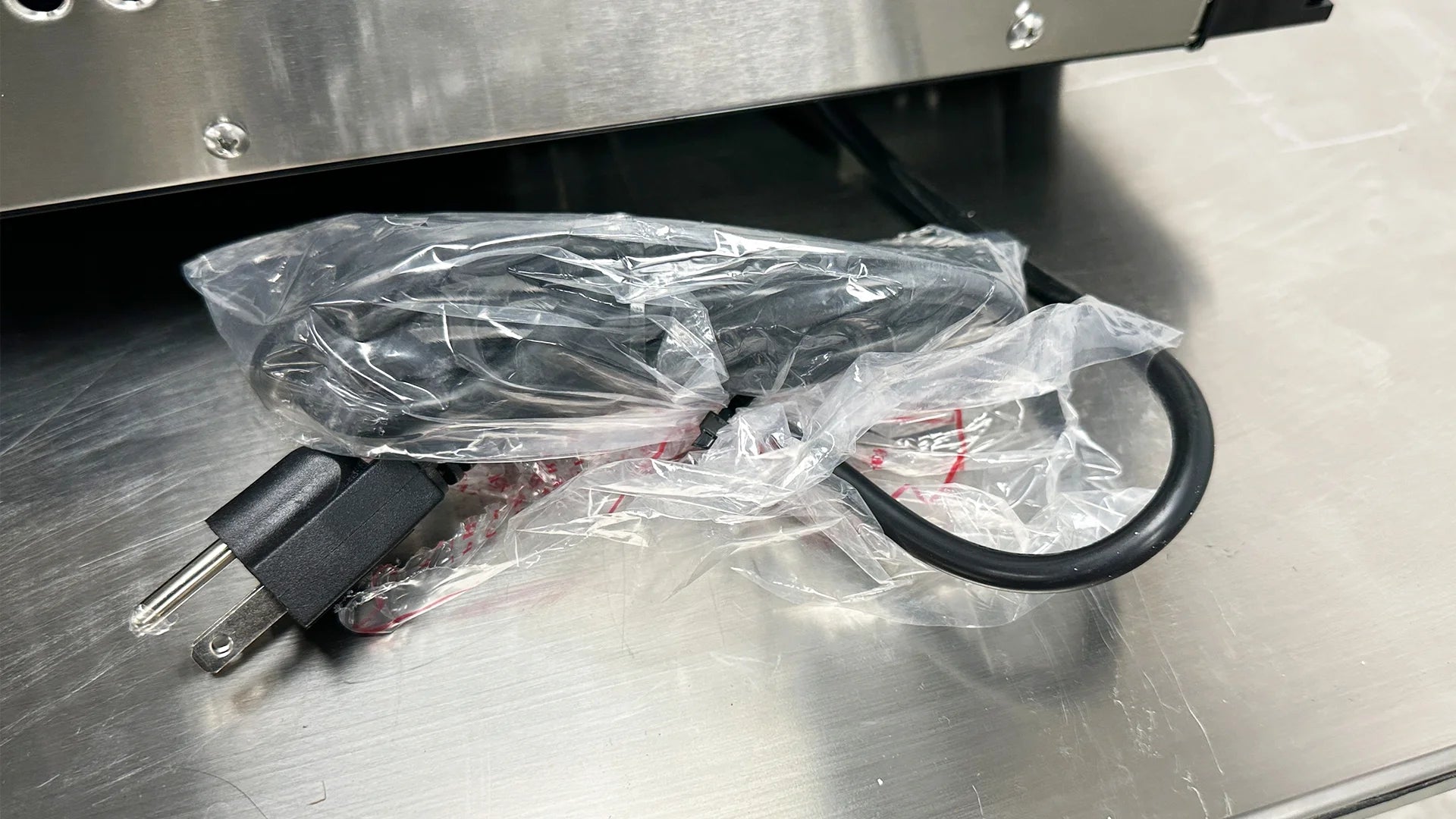 23 in. 4.2 Cu.Ft Countertop Refrigerator, Bakery Display Case, Commercial Refrigerator 23''x18.6''x22.5''