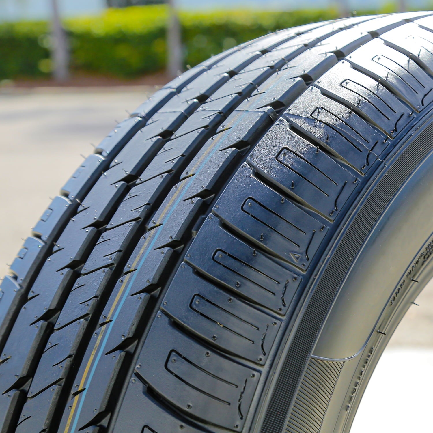 Armstrong Blu-Trac PC 205/65R15 99H XL A/S All Season Tire Fits: 2006-07 Honda Accord LX, 2005 Honda Accord EX