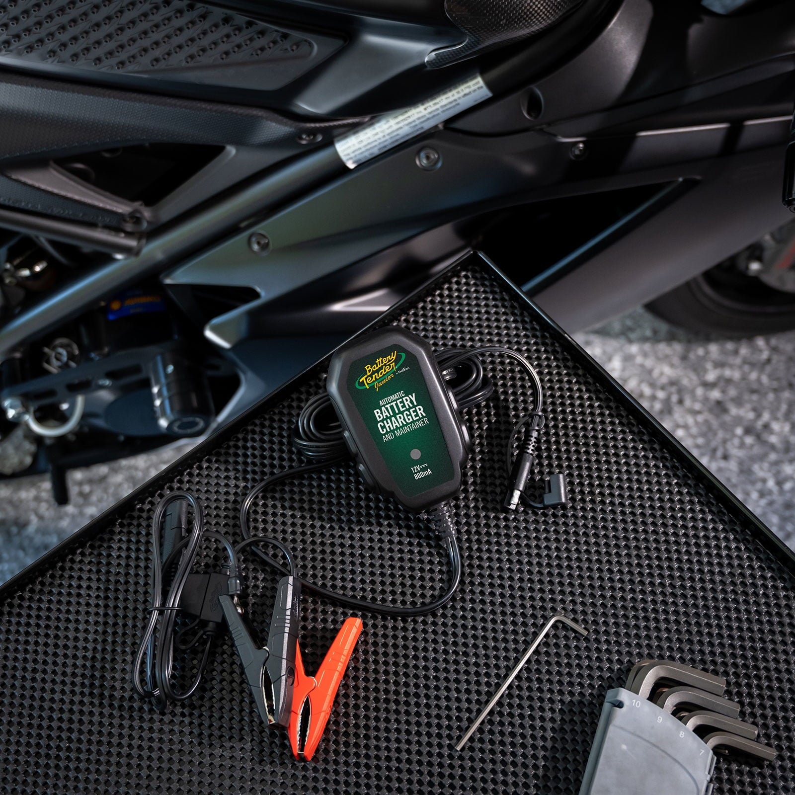 Battery Tender JR High Efficiency 800mA Battery Charger.