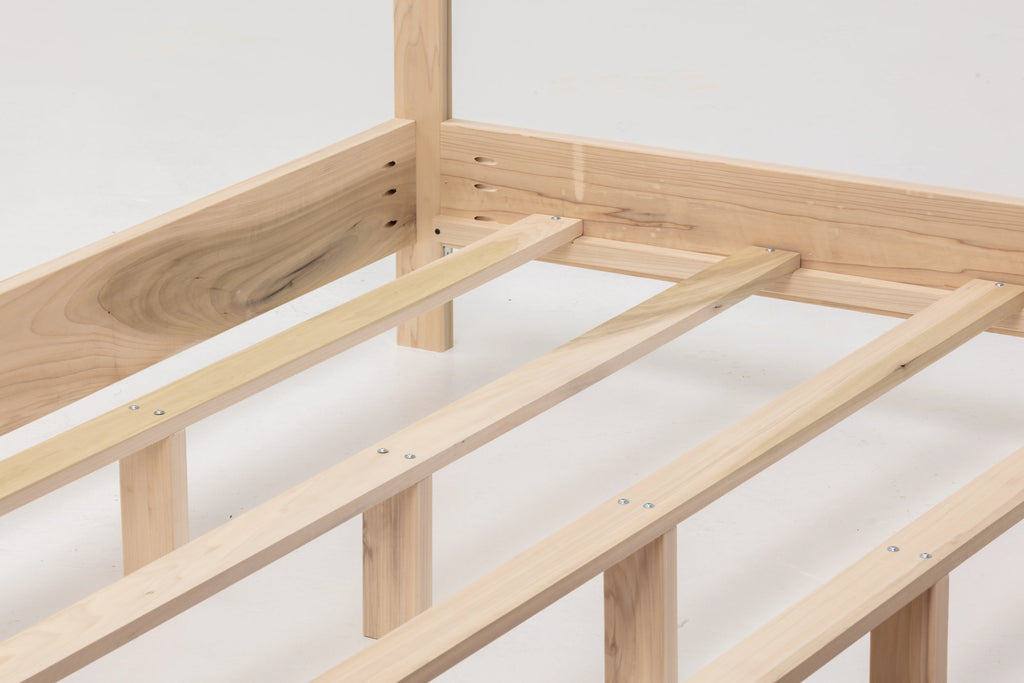 American Furniture Classics KING CANOPY Canopy Bed with Raised Platform, Natural - King Size