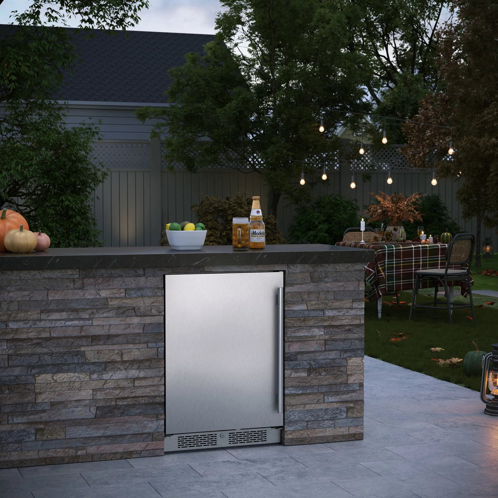 Avallon Afr242odlh 24" Wide 5.66 Cu. Ft. Built-In Compact Outdoor Refrigerator - Stainless