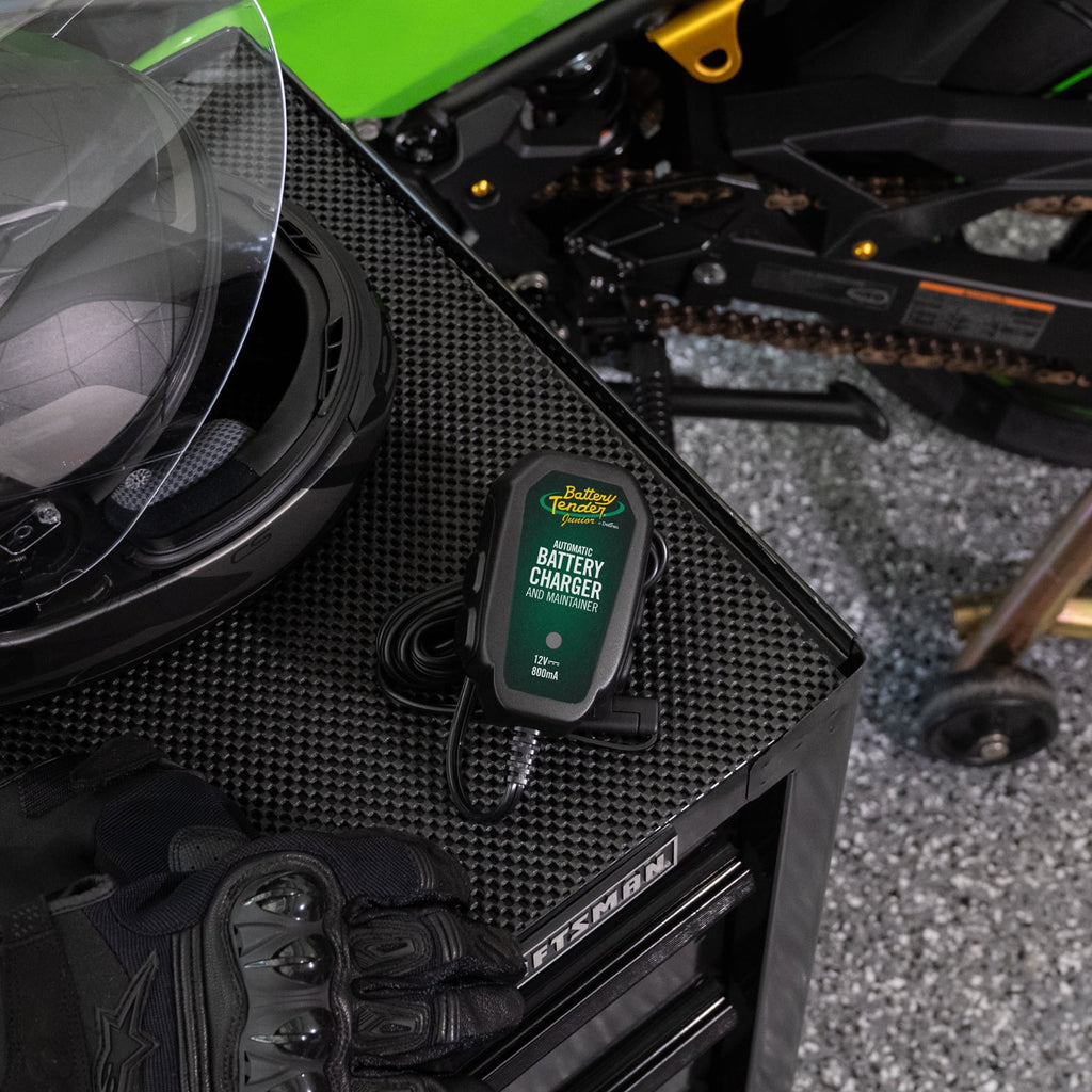 Battery Tender JR High Efficiency 800mA Battery Charger.