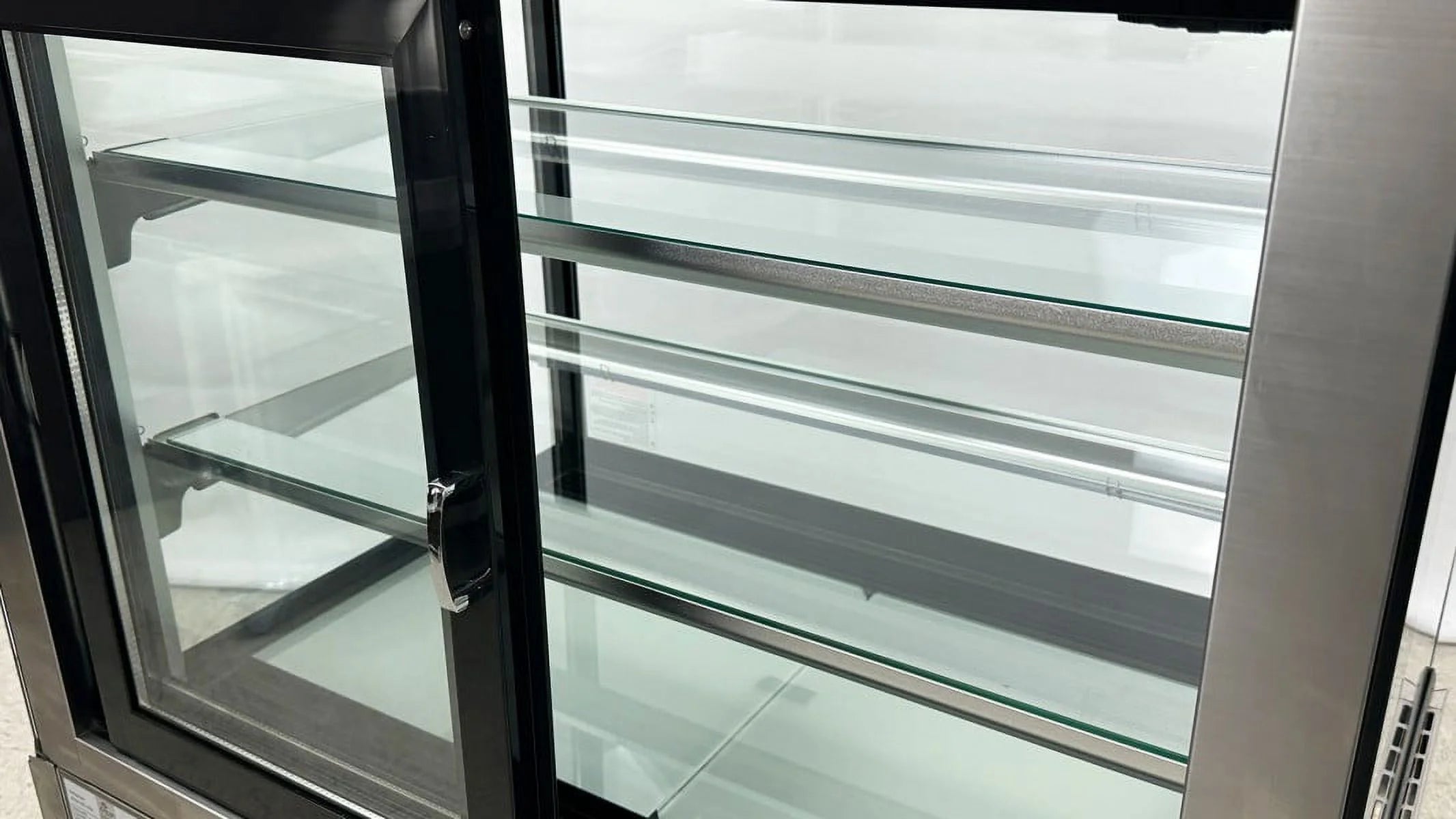 36 in. Commercial Bakery Refrigerator Case, 10.6 Cu. ft.
