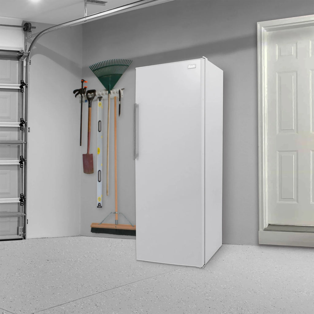 Avanti 10.8 Cu ft Vertical Freezer, in White (AV1081VFK0W)