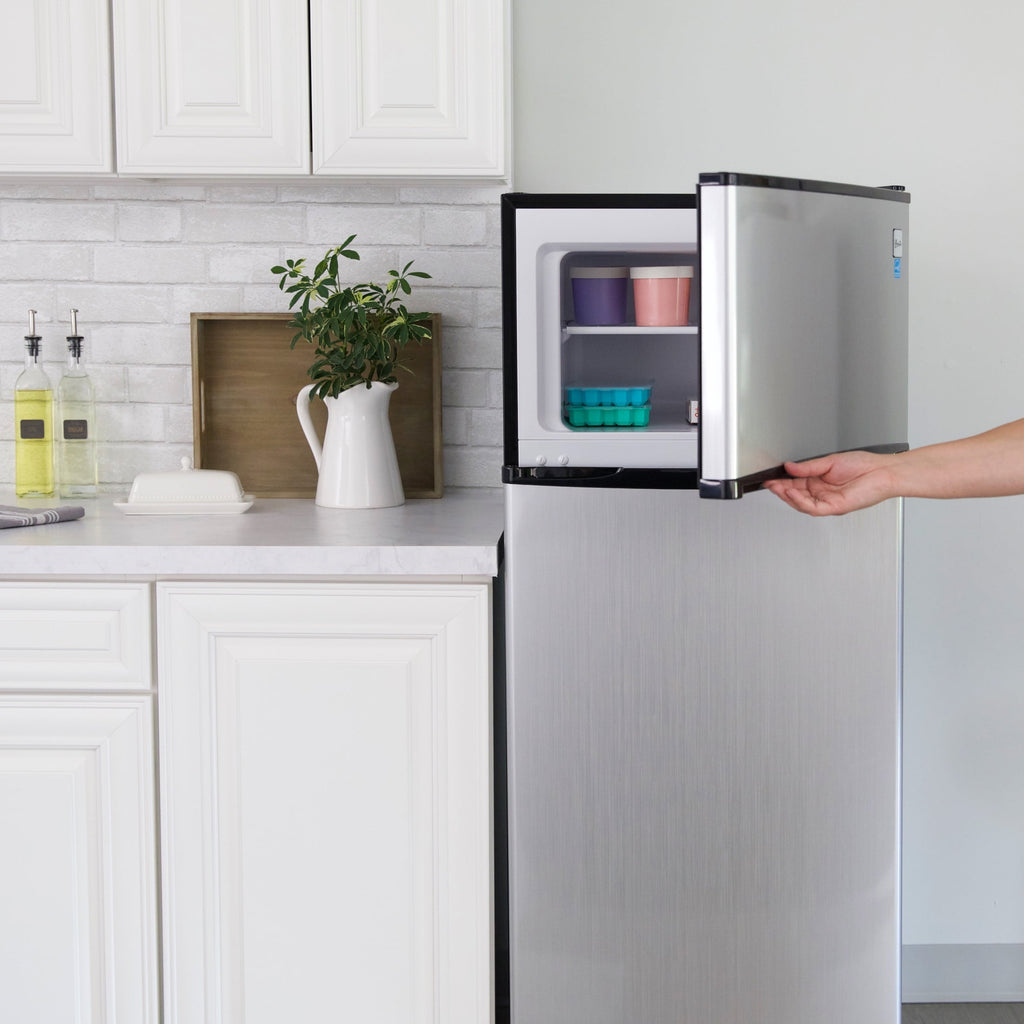 Avanti 22 in. 7.3 Cu. Ft. Top Freezer Refrigerator - White